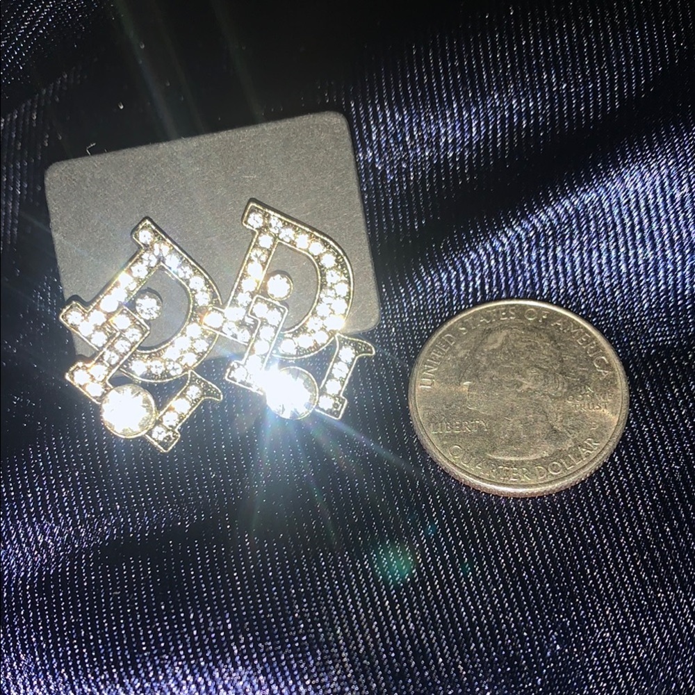 Fashion Crystal Logo Earrings - Picture 3 of 6